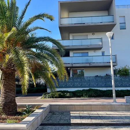 Flo Location Apartman *